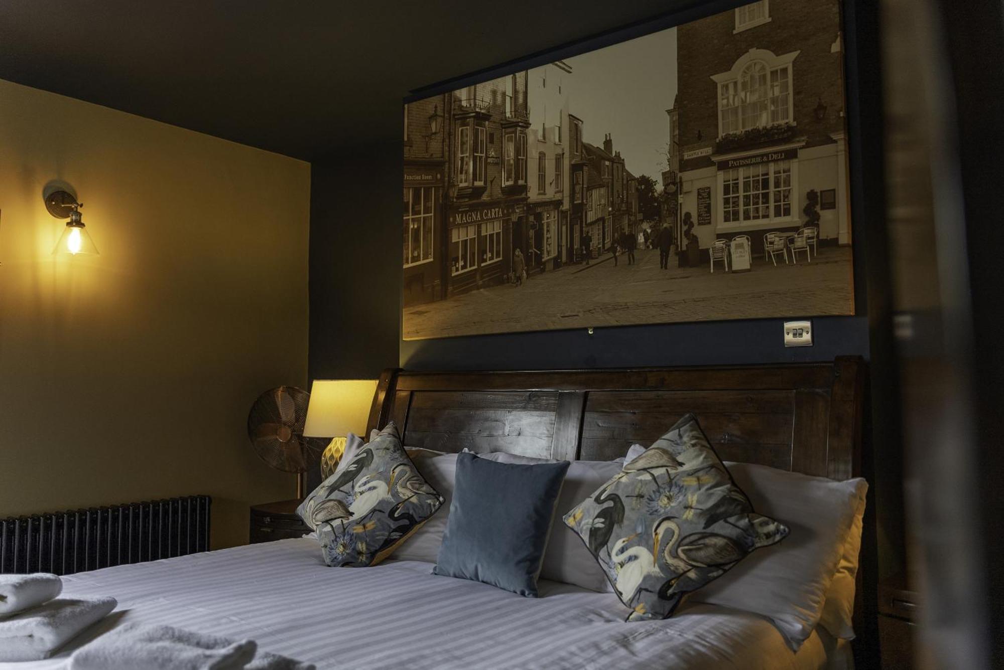 Duke William Hotel Lincoln Room photo